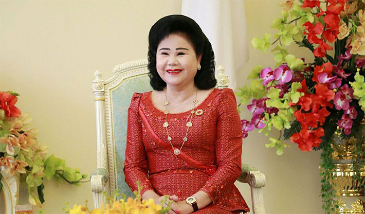 洪森夫人为退伍军人资助建造100套住房