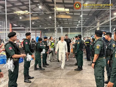 329名中国公民被柬埔寨依法驱逐出境