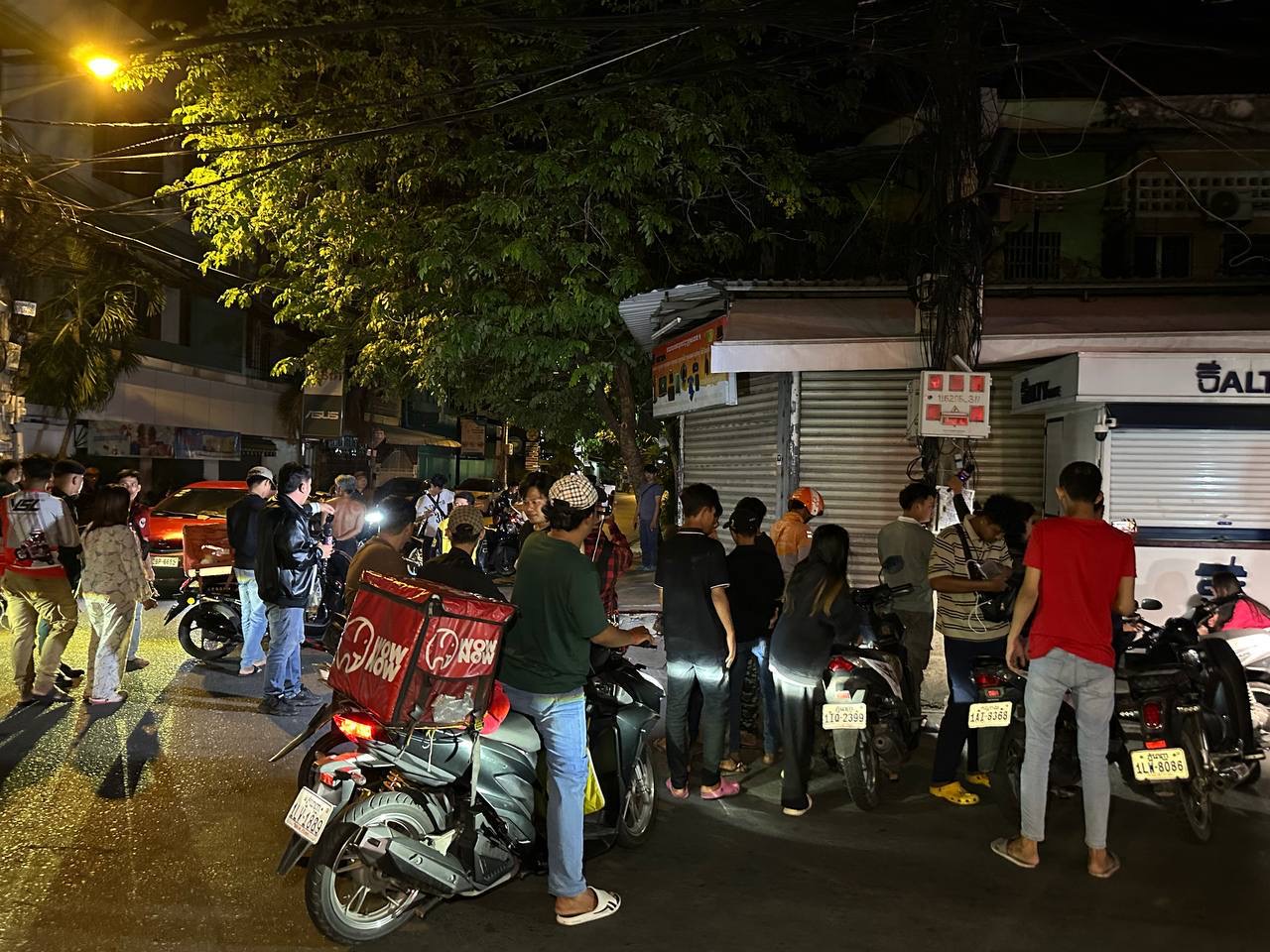 金边一中国司机撞死人逃逸，被警方与民众联手拦截！