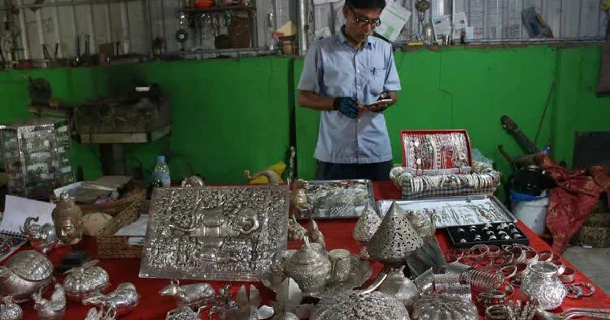 高棉风物 | 几百年前柬埔寨王宫银匠到这条村子传授“绝活”！