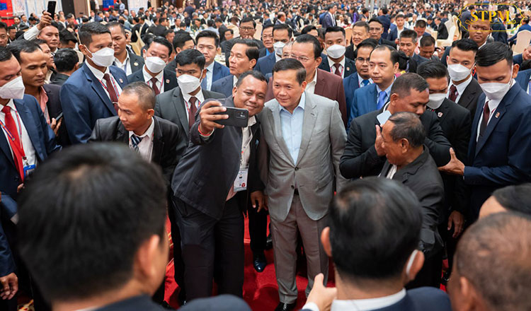 洪玛奈首相敦促媒体记者秉持专业精神和责任感！