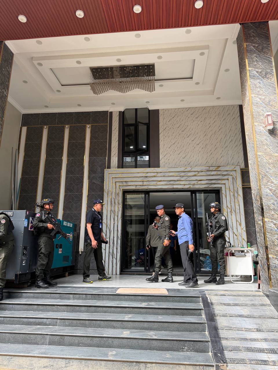 波贝市警方对3个地点开展行政排查行动！