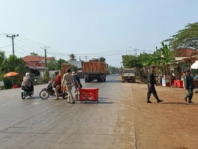 当局整顿桔井省湄公河柬中友谊大桥沿线秩序