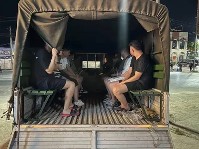 实居省连夜排查过境车辆，多名涉嫌电诈外国人被捕！