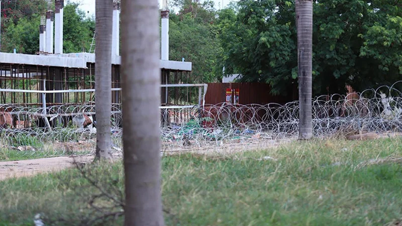 泰军声称他们在边境燃放鞭炮，不是使用子弹鸣枪示警！