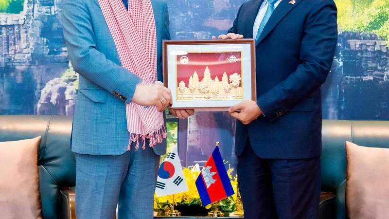 柬韩加强合作推动旅游业发展