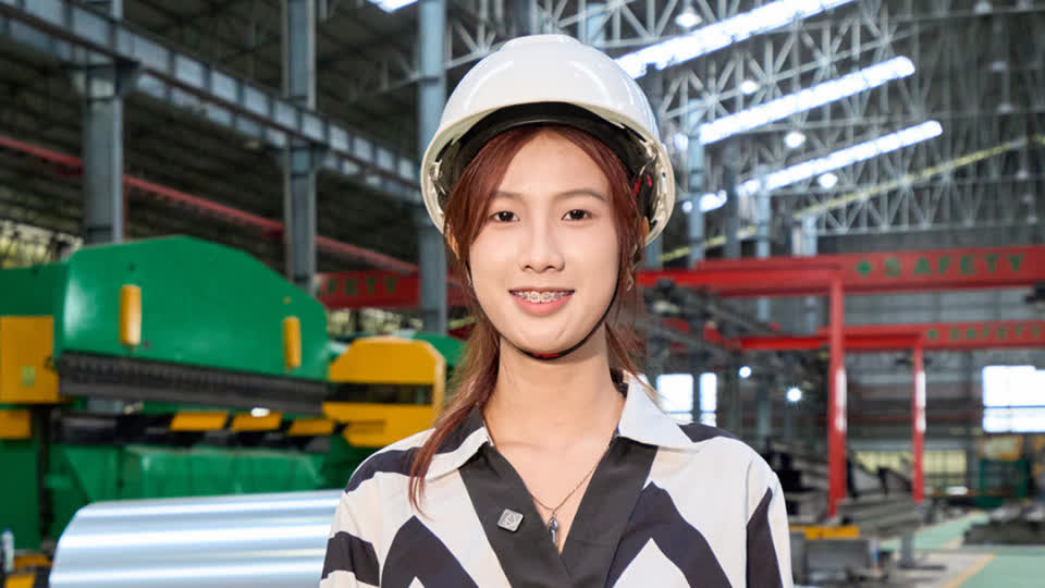 在柬埔寨要建厂房、仓库、商场还是高楼？就找KAMSCO金钢钢结构工厂！为您提供一站式钢结构工程解决方案