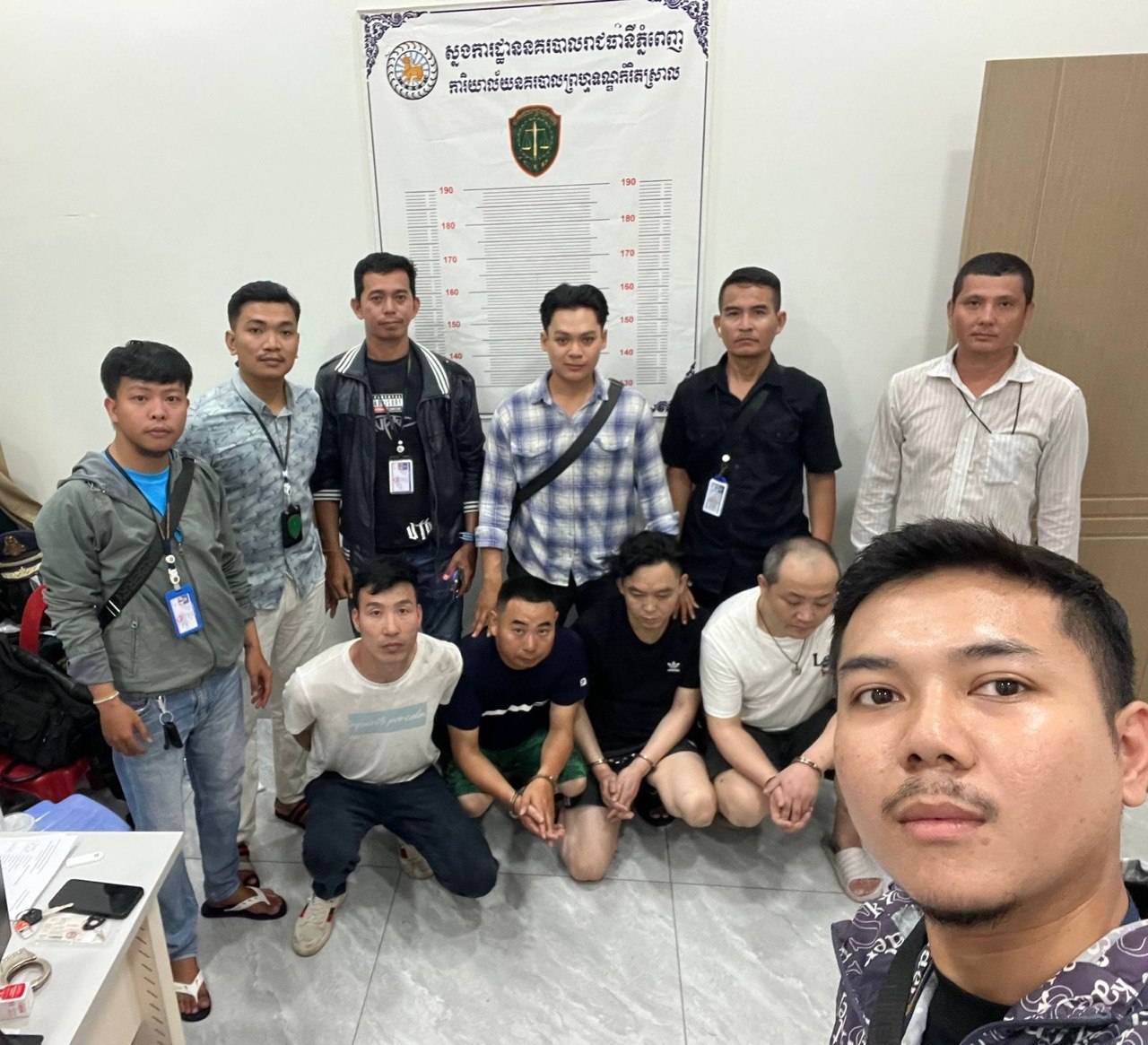 涉嫌在WING商店偷钱，金边4名中国人被捕！