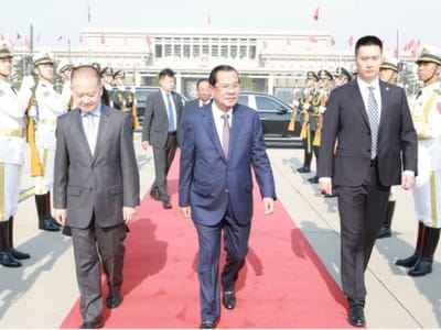 洪森亲王结束对中国正式访问，今早启程返回柬埔寨！