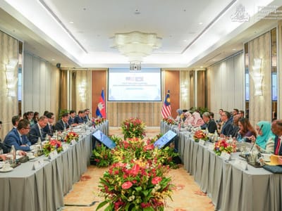 柬埔寨与马来西亚外长共同主持第三届双边合作联合委员会会议并签署会议纪要