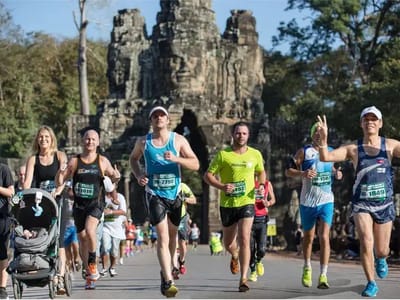 今年第11届吴哥国际马拉松赛，参赛人数超过6000人