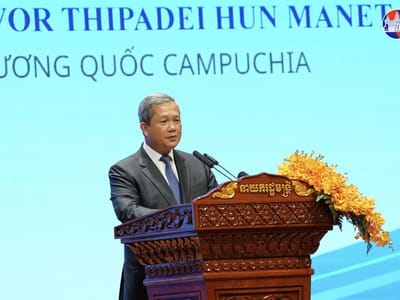 柬越两国领导人共同主持柬越商务论坛