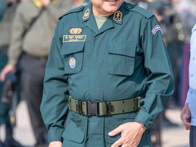 柬埔寨警方获赠100个储水罐，以改善边境警员生活条件