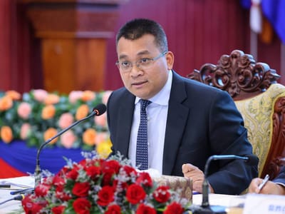 炳菩涅部长主持政府-私营部门论坛运输和基础设施工作组会议 - 图片3