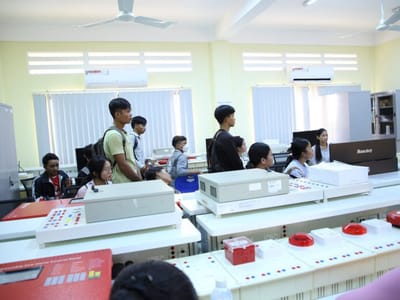 吴哥国家理工学院助近3000名贫困青年掌握技能实现就业