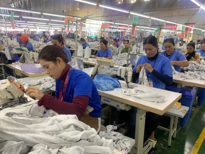 劳工联合会与工人感谢政府保障就业 铭记泰军武装侵略行径