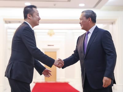 洪玛奈首相会见华为技术（柬埔寨）有限公司首席执行官王旭