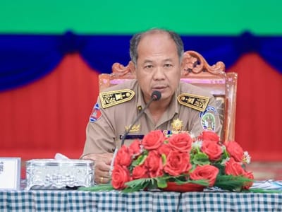 柬埔寨卜迭棉芷省多地遭遇洪水，约300户家庭已撤离