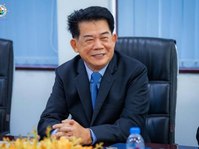 英国海军代表团到访西哈努克自治港