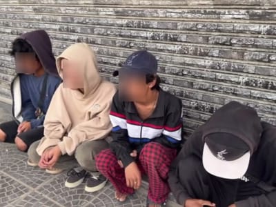 波贝10名印尼籍人员当街求助