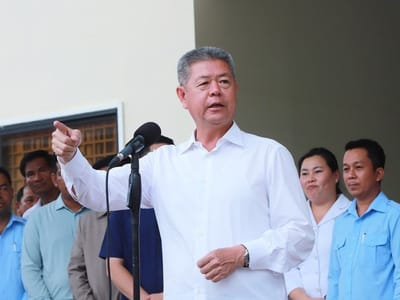 干拉省省长郭宗朗向13个市县分发灭蚊设备 积极防控登革热