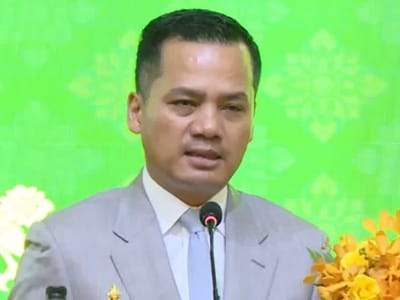 柬埔寨副首相赞扬乡分区理事会及地方官员履职尽责