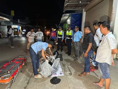 男子骑车追尾收废品拖车 遭铁管穿胸当场身亡