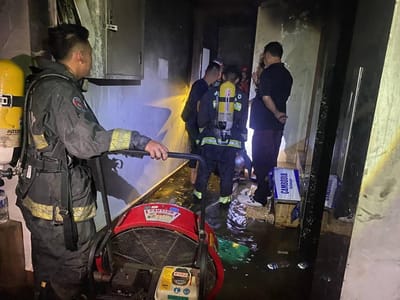 金边棉芷区一大楼突发火灾！16辆消防车出动，所幸无人伤亡