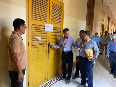 柬埔寨十个高考阅卷中心严密开展试卷保密处理工作