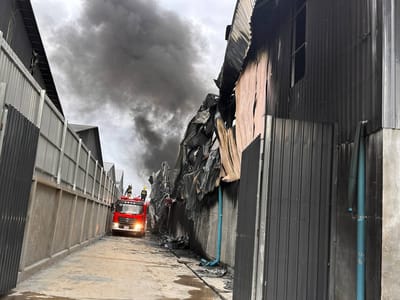 金边一中资泡沫餐具工厂突发火灾