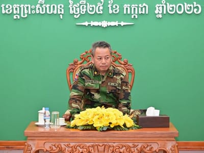 柬国防部部长狄西哈视察云壤海军基地并慰问官兵