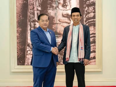 柬埔寨国务部长会见印尼国家教育管理机构院长