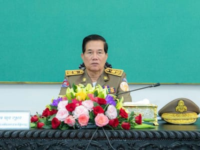 金边市长敦促各区加强治安与公共服务