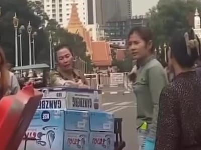 两群商贩在金边王宫前因“地盘”发生争执，引发围观