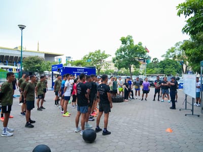 金边宪兵与民众积极参加功能性训练健身活动