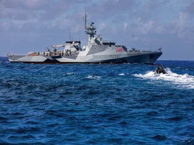 英国海军巡逻舰“塔马号”抵达柬埔寨云壤海军基地
