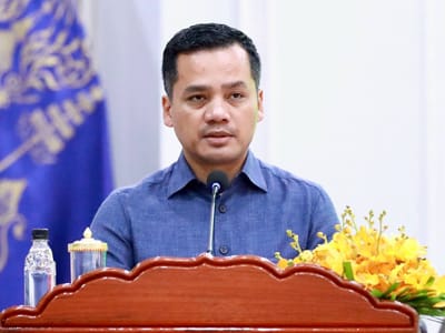 副首相苏速卡勉励高中毕业生：感恩父母师长，远离社会恶习