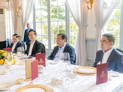 柬外长与美国副助理国务卿共进午餐