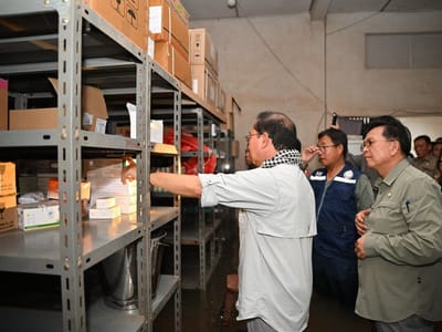 柬埔寨卫生部长视察蒙哥雷县受洪水影响药库，确保药物安全