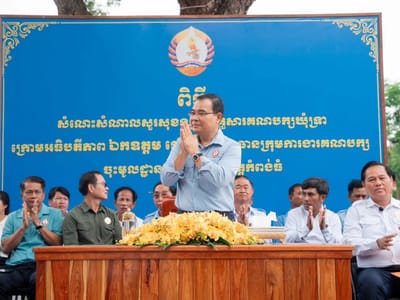 托杰塔在磅通省斯东县会见约2800名人民党基层代表
