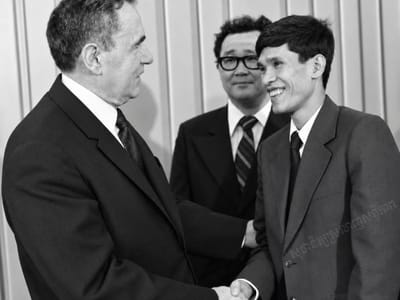 洪森回顾1979年与苏联外长历史性会晤，强调“平等与同权”外交哲学
