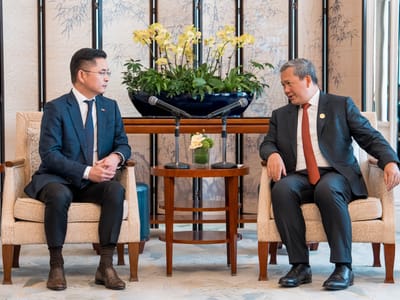 洪玛奈首相在上海会见中兴通讯公司代表