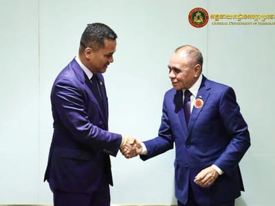 柬埔寨内政部长在越与东帝汶内政部长举行双边会谈