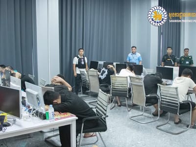 西哈努克省警方突击检查疑似网络诈骗窝点，抓获44名嫌疑人