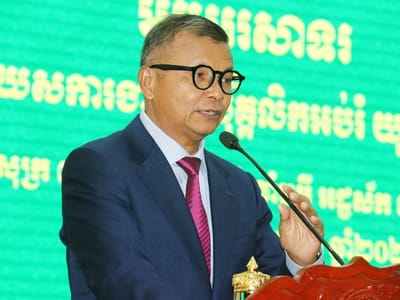 柬埔寨教育部长：数学考试难度增加 获A等学生人数下降