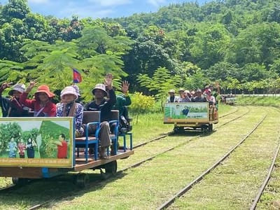 2026年亡人节假期：柬埔寨民众遵循传统赴寺祈福、返乡团聚与出游观光