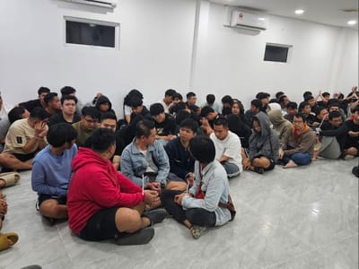 波贝市又一电诈窝点被端，150多名嫌疑人被带回警局！