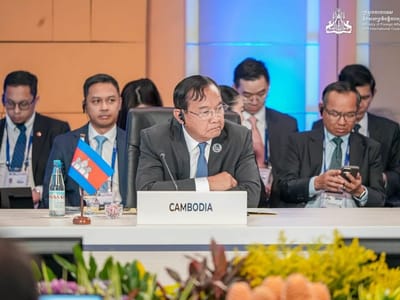巴速坤副首相出席在马尼拉举行的东盟-日本外长会议