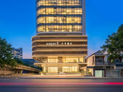 全季金边中心酒店正式开业｜全季5.0“晓山青”首入金边，在熟悉的东方温度里，安顿每一次远行