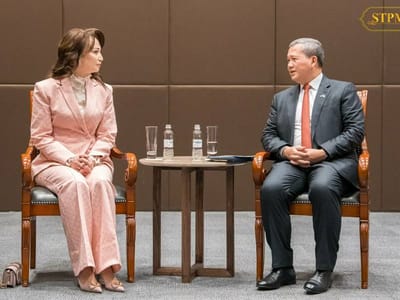 洪玛奈首相会见Daubay电影制片公司代表
